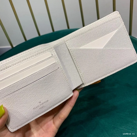 WIS MULTIPLE WALLET LOUIS VUITTON 1110